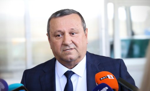 Адемов: Имаме 30 сигнала за натиск върху вота чрез социални програми