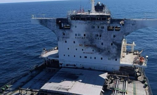 Корабът "Челси-3" акостира на пристанището в Бургас