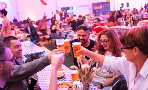 Октомври има вкус на бира: малко Бавария с Biergarten
