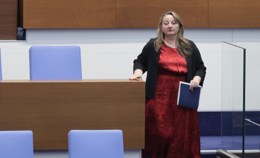 Сачева за новите лица в политиката: Помпане на въздух