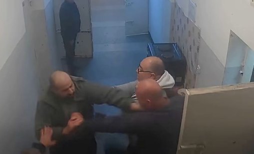 19 дни преди Йотова да го помилва, Петричкият Ескобар раздава крушета в затвора ВИДЕО