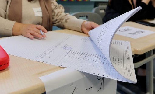 Избиратели нападнаха член на СИК в Пловдив заради шапката му
