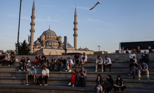 Случаи на отравяне в заведения в Истанбул потресоха Турция