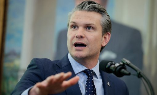 Пийт Хегсет: САЩ трябва да преговаря с бомби