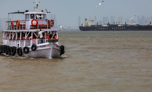 Какво ще стане, ако Иран затвори Ормузкия проток: два сценария