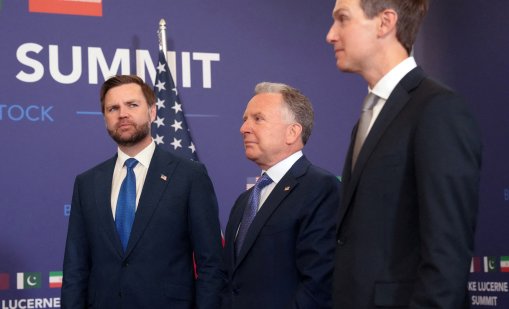 Американските пратеници кацнаха в Катар за преговори