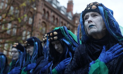 Активисти за климата с протестно шествие в Бразилия СНИМКИ