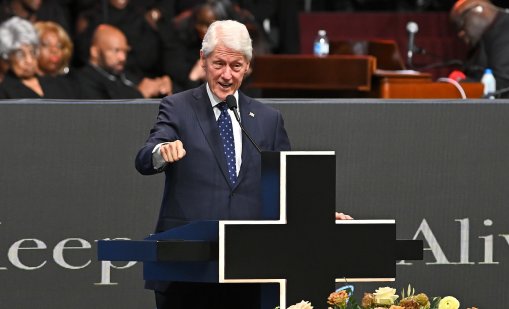 Бил Клинтън на 80 години : Президентът, който отказа да се предаде