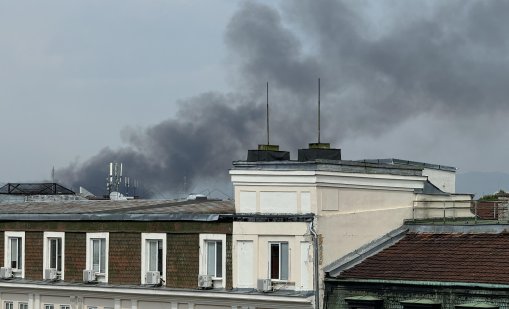Пожар избухна в северната част на София, димът се вижда от центъра