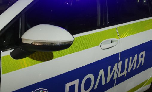Камион помете три коли на пътя Кюстендил - Дупница