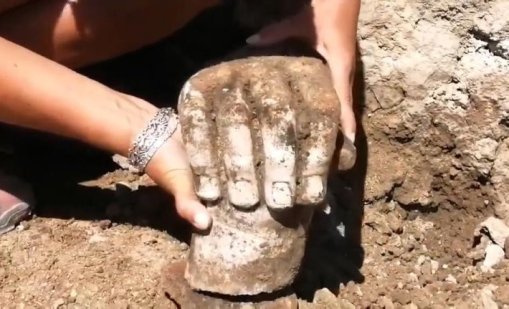 Откриха ръка от статуя на Херакъл в Хераклея Синтика