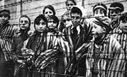 Призовават аукционна къща в Германия да отмени търг за артефакти от Холокоста