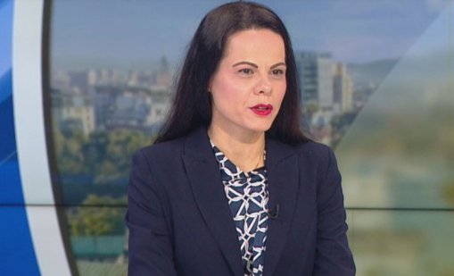 Ивкова: Има достатъчно средства в здравната система, проблемът е в управлението