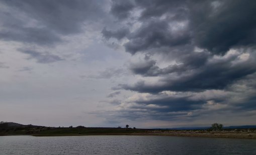 Времето днес: Облачно с валежи от дъжд