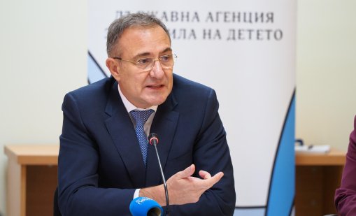 Гуцанов с предложение: Майчинските през втората година да станат 1100 лв.