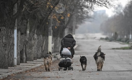 Град в руини: Хиляди в Костантиновка оцеляват под бомбите