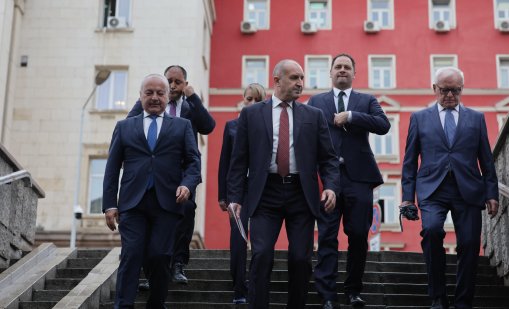 Кабинетът "Радев" полага клетва в парламента