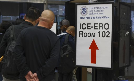 САЩ спряха разглеждането на всички имиграционни документи на хора от 19 страни