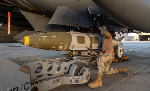 САЩ с мащабни удари срещу "Ислямска държава" в Сирия