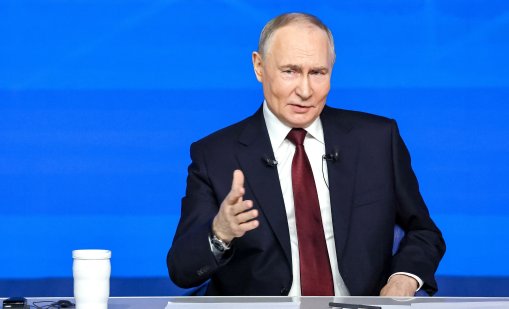 Екс шеф на MI6: Параноичният Путин със сигурност използва дубльори