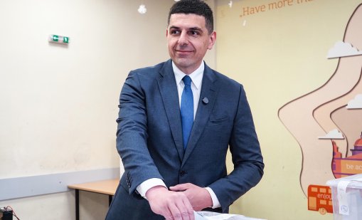 Ивайло Мирчев гласува и призова да не се създават фалшиви истерии