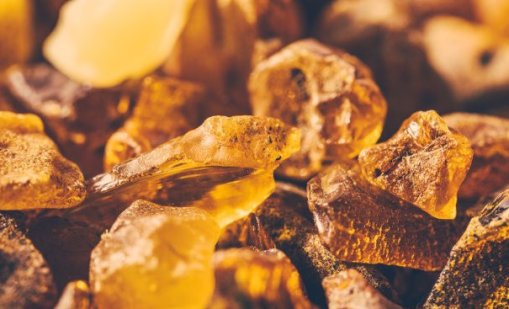 Балтийски кехлибар в грижа за кожата и косата