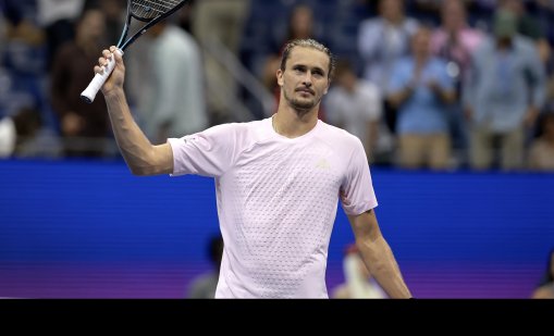 Зверев се класира за полуфиналите на US Open след убедителна победа