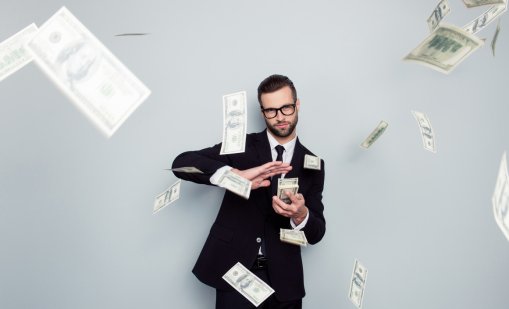 4 зодии започват да печелят повече пари преди края на 2025