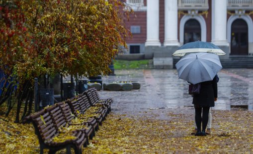 Времето утре: Облачно, на много места ще вали