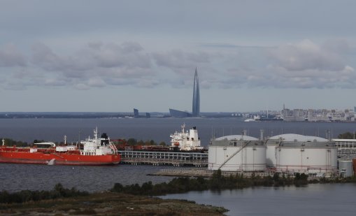 Нефтът поевтиня, приходите падат: Русия има сериозен проблем 