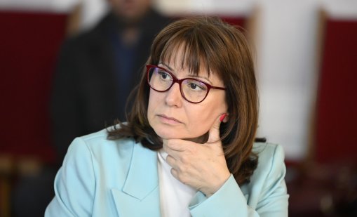 Омбудсманът: Родители сигнализират за прекомерното натоварване на учениците