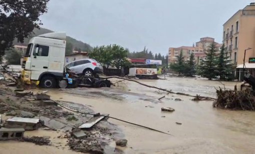 Електроподаването в Елените остава преустановено