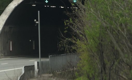 Това тапа на "Тракия": Автомобил се запали в тунел "Траянови врата"