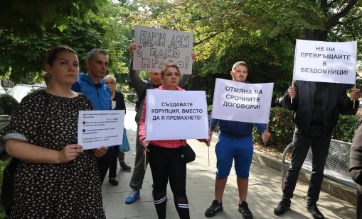 На фона на протест: Бонев за предложенията за общински жилища в София
