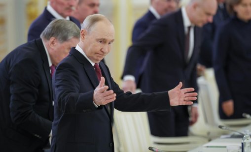 Най-трудната година на Путин: война без победа или мир, руснаци без интернет и без пари