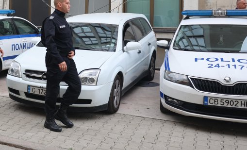 Протест на БОЕЦ пред МВР, стигна се до сблъсък с полицията