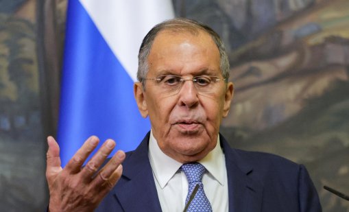 Лавров: Русия е готова за двустранни и тристранни преговори за Украйна