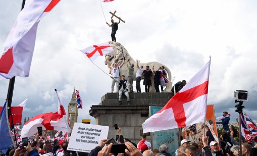 110 000 души са присъствали на крайнодесния митинг в Лондон СНИМКИ