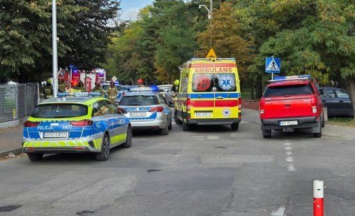 Жена е убита, а двама души ранени при нападение от 15-годишно момче в Полша