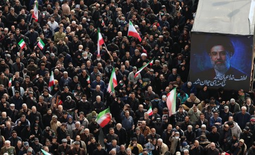 Американското разузнаване: Режимът в Иран не е в опасност от срив