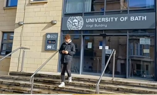 На Острова 170 000 студенти съдят университети за некачествено обучение по време на COVID 