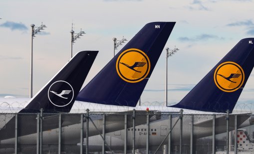 Без вода и храна: Цяла нощ Lufthansa държа заключени в самолет 123-ма пътници