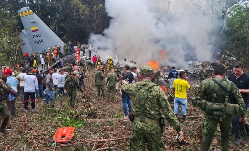 Броят на жертвите при катастрофата на военния самолет в Колумбия нарасна до 66