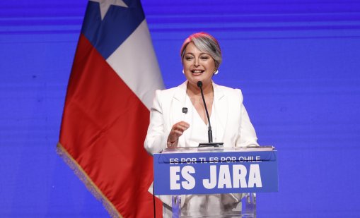 Комунистка и кандидат на крайната десница в двубой за президентския пост в Чили