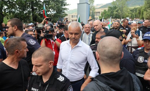 Костадинов с отчет за блокадата на ВМЗ-Сопот, "Величие" провокирали