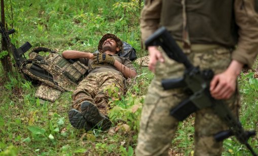 Украйна е изправена пред нарастващ риск от пълен военен колапс, ако не бъде постигната сделка