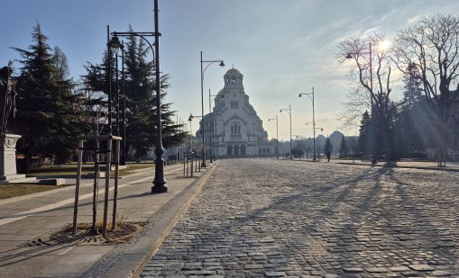 Днес ясно и ветровито, сутринта опасност от слани