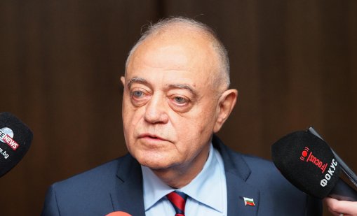 Атанасов за Киселова: Тази дама е рецидивист по нарушения, оставка