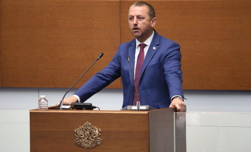 От "Възраждане" искат оставката на земеделския министър Георги Тахов