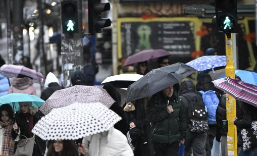 Червен код за валежи утре, къде ще е опасно времето?